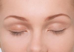 本格的なストレッチを行う千葉のピラティス